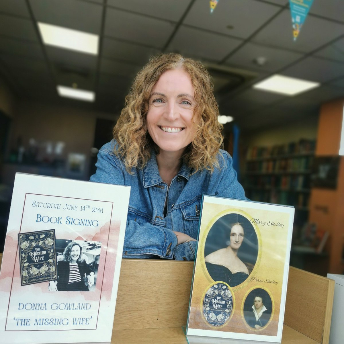 DLGowlandWrites's tweet image. I had the most glorious book signing @WriteBlendbooks for my #TheMissingWife book. Alas, I would definitely choose Byron over Shelley - every single time. Thanks to @zoerichardsuk for the chat, @bobstoneauthor for the venue, @EllroyReader for the support!