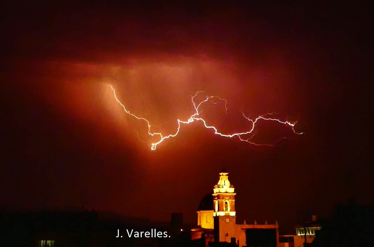 Rayos en Xilxes.CS.
<a href="/oratgenet/">Oratgenet Jordi Payà</a> <a href="/apuntoratge/">À Punt Oratge</a> <a href="/Valencia_WX/">ValènciaWeather⚡️</a> <a href="/ElTiempo_tve/">El Tiempo en TVE</a>