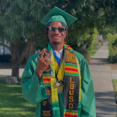 Jwestonjr_1's tweet image. Thanks to my dad @CoachJWeston @LBPolyTrack_XC @LBPoly_Football for all being there for me believing in me and keeping me on the right track THANK YOU ALL…this next chapter is going to be a challenge but I’m ready…Once a Jackrabbit always a Jackrabbit 🐰💚💛