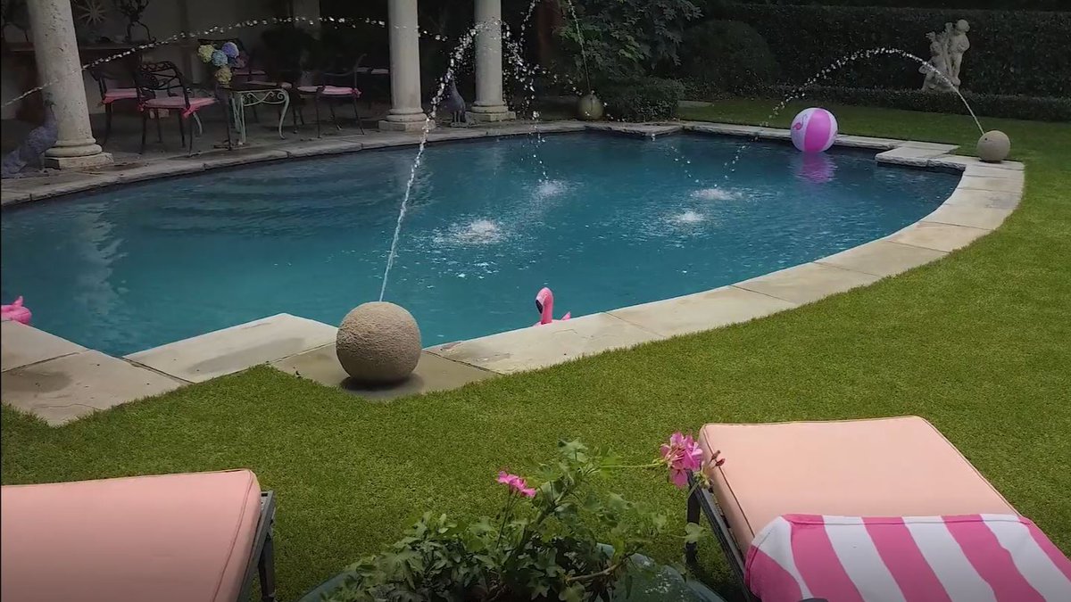 _Shawgrass's tweet photo. This Father's Day, gift Dad the backyard of his dreams! With Shawgrass, transform outdoor spaces into perfect spots for relaxation and family gatherings. Celebrate with a lawn that's always green and maintenance-free!
#Shawgrass #FathersDay #BackyardMakeover #FamilyTime https://t.co/gsw1jCDU8B