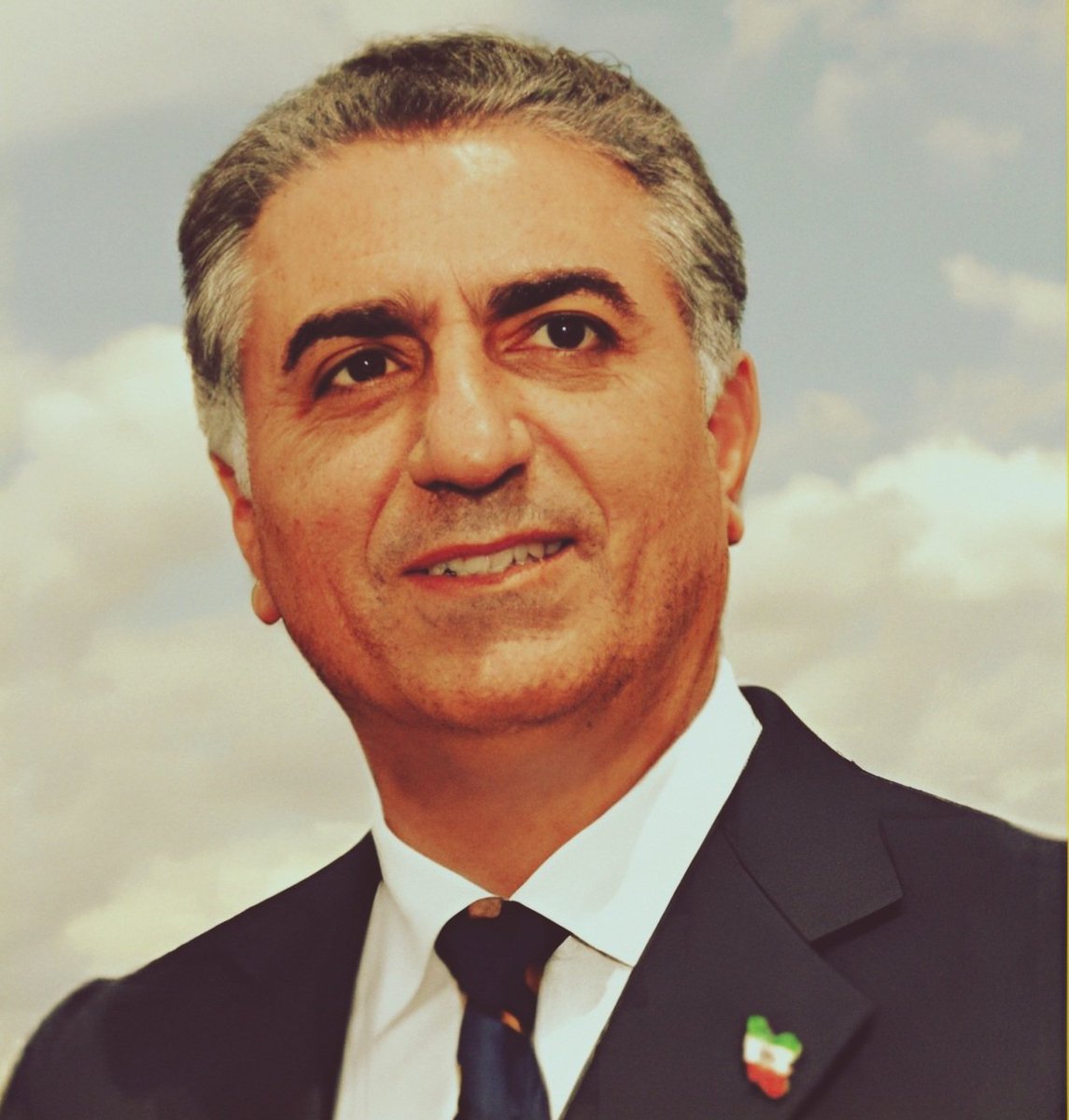 parwaz22's tweet photo. این ملت #شاه می‌خواهد. https://t.co/QIntBuSAgV