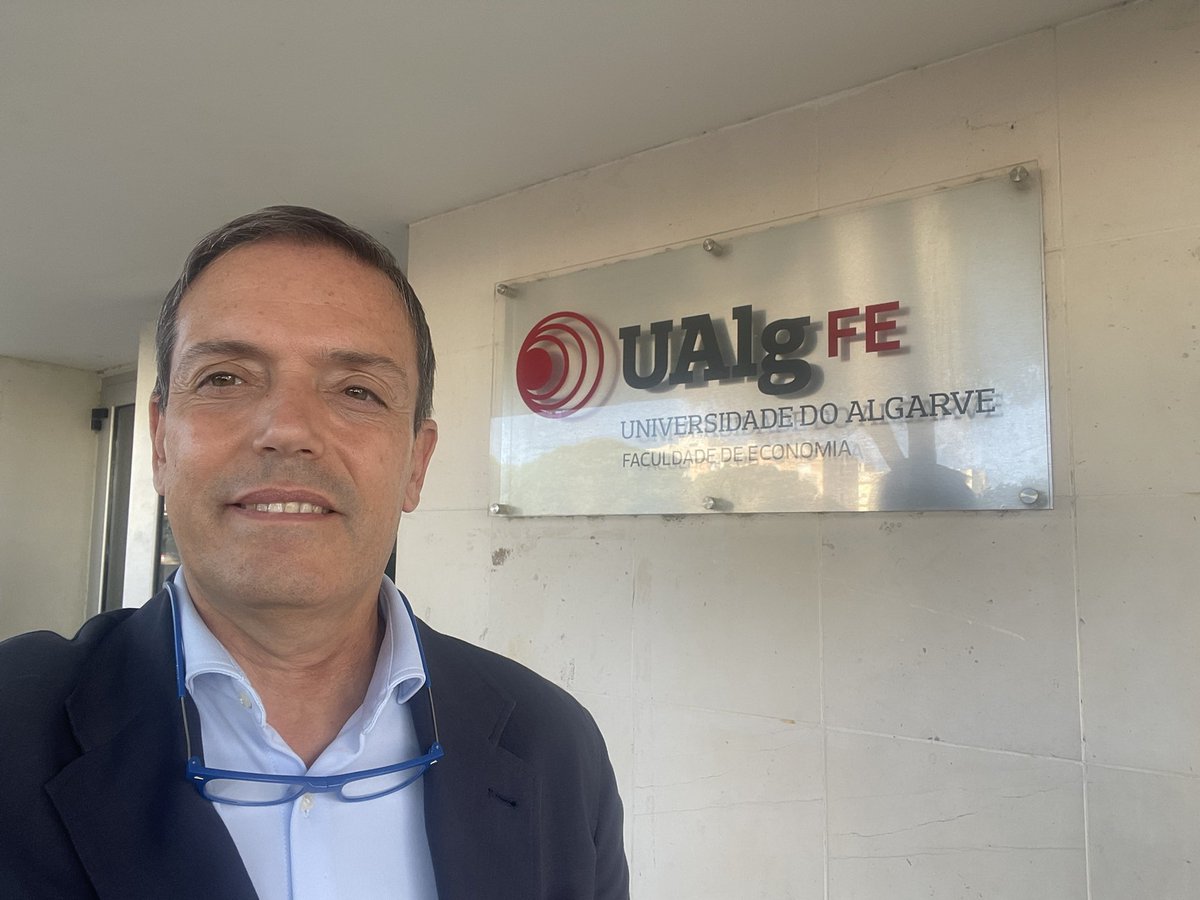 É sempre um prazer voltar à Universidade do Algarve 🇵🇹para lecionar no Mestrado em Finanças.
Agradeço ao Diretor da Faculdade de Economia, prof Luis Coelho, pela calorosa hospitalidade, e ao excelente grupo de estudantes que participou com tanto interesse na sessão. Obrigado🤗