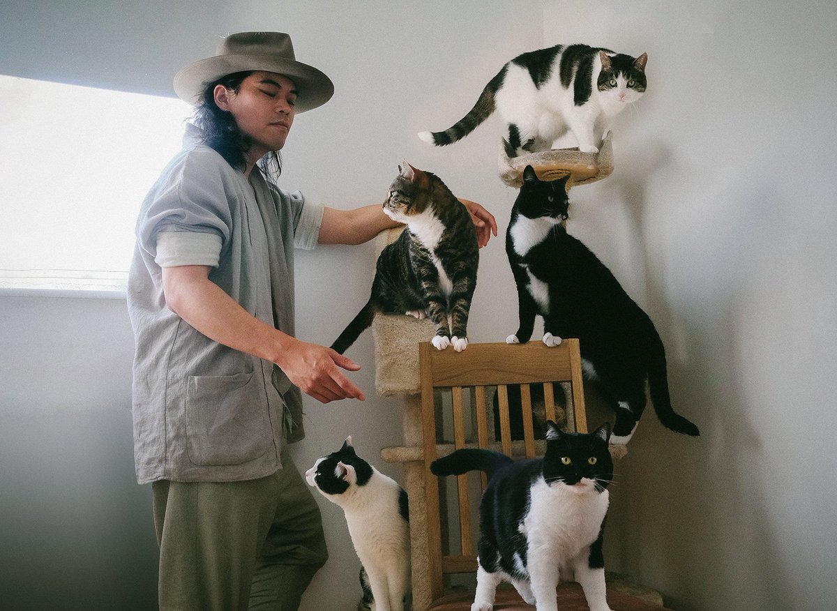 Allowing myself to love these fluff muffins has been and still is a bittersweet surrender.

On becoming the dad I never had...
parisisacatdad.substack.com