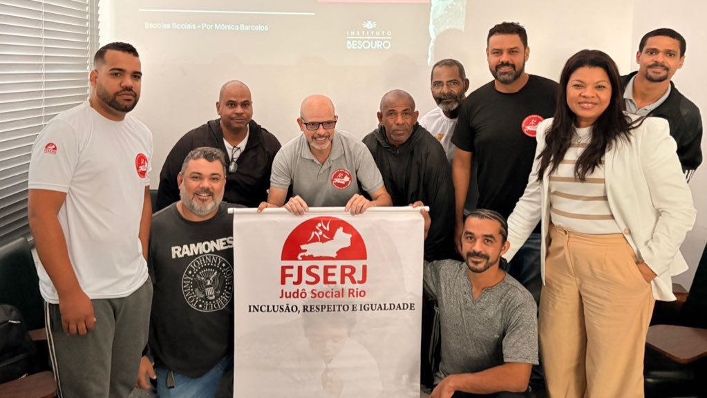 Everton Gomes (@evertongomesrj) on Twitter photo Instituto Besouro e <a href="/JudoSocialRio/">Federação de Judô Social Estado do Rio de Janeiro</a> arrasaram no workshop “Empreendedorismo nas Lutas.” A turma empreendedora foi incrível! Parabéns a todos que finalizaram e participaram dessa experiência sensacional! #Empreendedorismo #Lutas #Workshop Instituto Besouro e <a href="/JudoSocialRio/">Federação de Judô Social Estado do Rio de Janeiro</a> arrasaram no workshop “Empreendedorismo nas Lutas.” A turma empreendedora foi incrível! Parabéns a todos que finalizaram e participaram dessa experiência sensacional! #Empreendedorismo #Lutas #Workshop