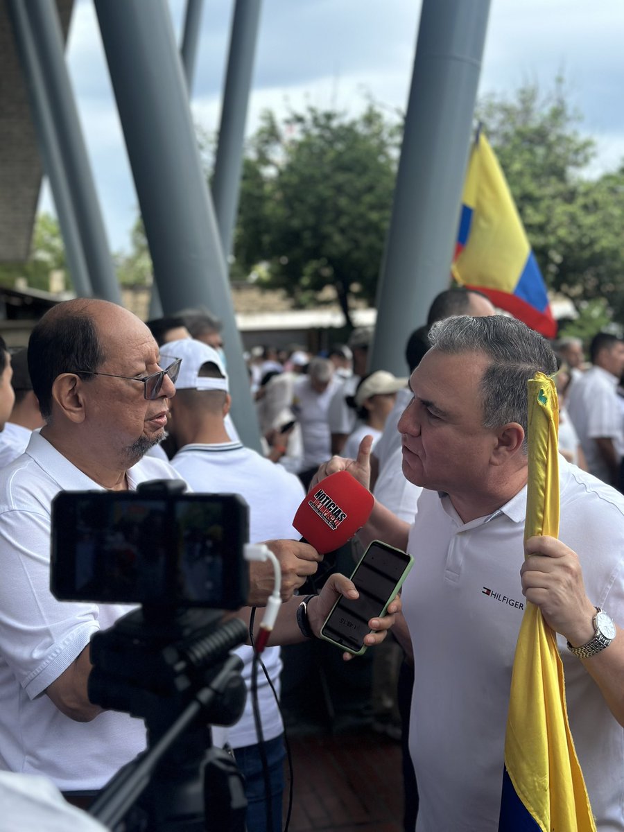 MarlonChaconC's tweet photo. Cúcuta también se unió a la #MarchaDelSilencio. Pero que los violentos (de discurso y de actos) no se confundan: nuestra voz es más fuerte que nunca. 

Colombia 🇨🇴 no permanecerá callada y resignada ante la violencia que siembra el sector político del Presidente @petrogustavo https://t.co/YesP9fPfh1