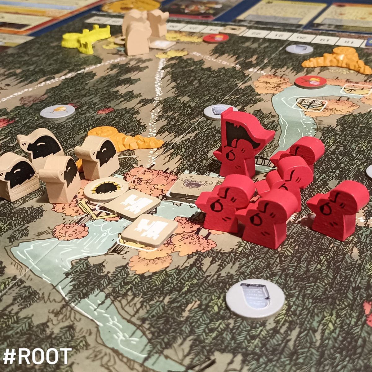 LitoraLudo's tweet photo. Hoy salieron a mesa en el club #Sail, #root y #CastleCombo. Hemos conocido a Emilio con el que nos lo hemos pasado muy bien. En root hubo muchas batallas, empezaron fuertes los ratones y los pájaros, pero acabaron barridos de unidades. Los topos se hicieron con el poder https://t.co/XCOBXFRjU1