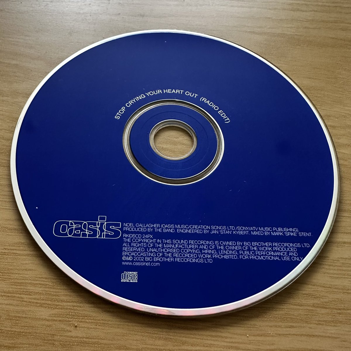 oasisrarities's tweet photo. CD #oasis #oasismusic #oasiscollectors #oasiscollector #oasiscollection #oasismemorabilia #oasislive #oasisrarities #oasisfans #oasisfansclub #oasisheathenchemistry #stopcryingyourheartout #cd #cdcollector #musiccollection #indiemusic #promo #bigbrother #cdcollection #compactdisc https://t.co/6MKvsgN3dC