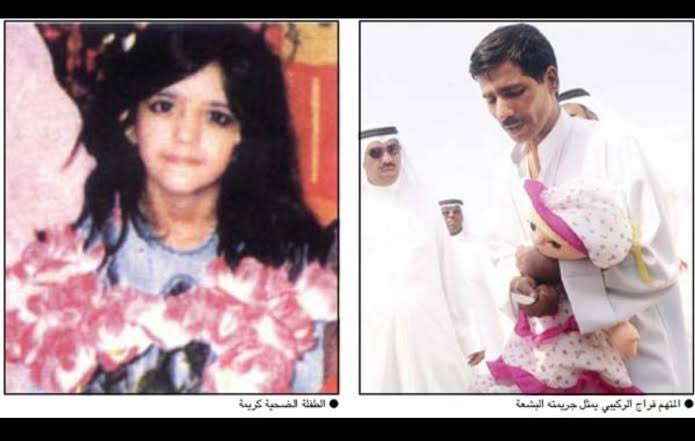 Lavender755's tweet photo. قصة اليوم مؤلمة وتدمي القلب، عن طفلة بريئة اسمها كريمة ياقوت. كريمة طفلة باكستانية عمرها 8 سنوات، كانت تعيش مع عائلتها في منطقة خيطان بالكويت. والدها إمام مسجد ومترجم للقرآن الكريم إلى اللغة الأردية. 

كريمة كانت الأصغر بين 6 أخوات، ونشأت في أسرة مستقرة لم تعرف المشاكل. بفضل والدها، حفظت 3 أجزاء من القرآن الكريم. كانت حياتهم تسير بشكل طبيعي وهادئ، حتى حلّت كارثة غيرت كل شيء إلى الأبد.

تابع