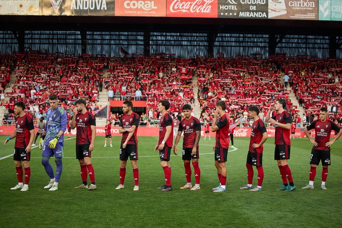 Tiempo de Juego (@tjcope) on Twitter photo 🏟️ ¡Comenzó en Anduva y hay GOL DEL MIRANDÉS!
💥 MIRANDÉS 1 - 0 OVIEDO
🏆 Ida Final Ascenso a Primera
#MirandesRealOviedo
📻 COPE | Cope.es | APP
🔴 YT youtube.com/watch?v=xazU6v…
🎙️ <a href="/DaniBlanquez_/">Dani Blánquez</a>
🎧 <a href="/FelixVargasCOPE/">Félix Vargas</a>
🎧 <a href="/pabloacebocope/">Pablo Acebo</a>
🍿 <a href="/marcoslopez/">Marcos López</a>
🦁 🏟️ ¡Comenzó en Anduva y hay GOL DEL MIRANDÉS!
💥 MIRANDÉS 1 - 0 OVIEDO
🏆 Ida Final Ascenso a Primera
#MirandesRealOviedo
📻 COPE | Cope.es | APP
🔴 YT youtube.com/watch?v=xazU6v…
🎙️ <a href="/DaniBlanquez_/">Dani Blánquez</a>
🎧 <a href="/FelixVargasCOPE/">Félix Vargas</a>
🎧 <a href="/pabloacebocope/">Pablo Acebo</a>
🍿 <a href="/marcoslopez/">Marcos López</a>
🦁