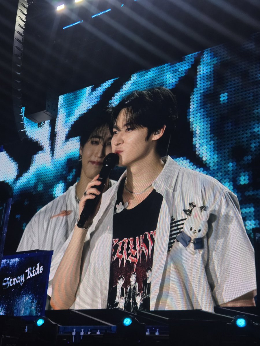 sunggiealien's tweet photo. no pero como lo vas a mirar con tanto amor😭💗😭 https://t.co/mOsnfLrhu9