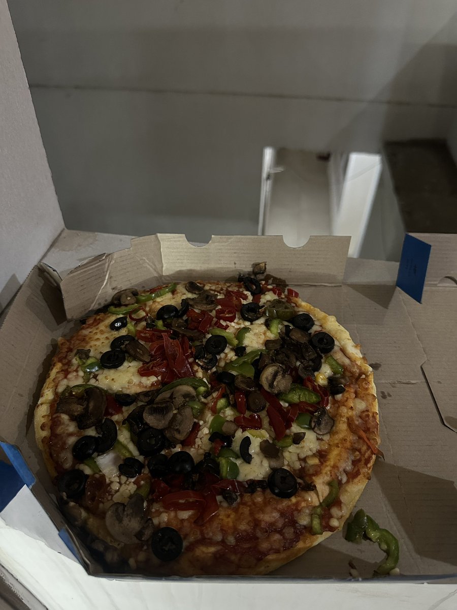 themilemuncher's tweet photo. Bck 2 bck two pathetic cold pizza, even though store is 500 mts frm my home. Last complaint was unattended, cheesy dip was not rcvd, no compensation &amp; 2dy same thing was repeated. YOU GUYS SUCK @dominos_india @dominos_india store: vip road Zirakpur 
@LaPinozPizzaInd is best https://t.co/iC6qIvSjRf