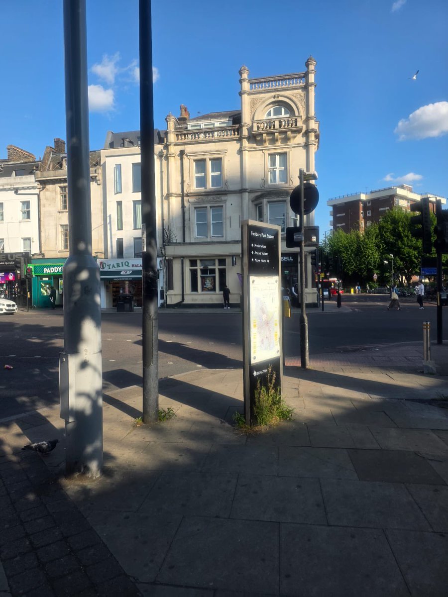 Zenastaxi's tweet photo. @TfL @IslingtonBC @MPSIslington 
Just to let you know, a drain cover on Station Place outside Finsbury Park Station has been broken. 
This could cause serious injury to people crossing or getting off the bus. https://t.co/gNdlEcLipK