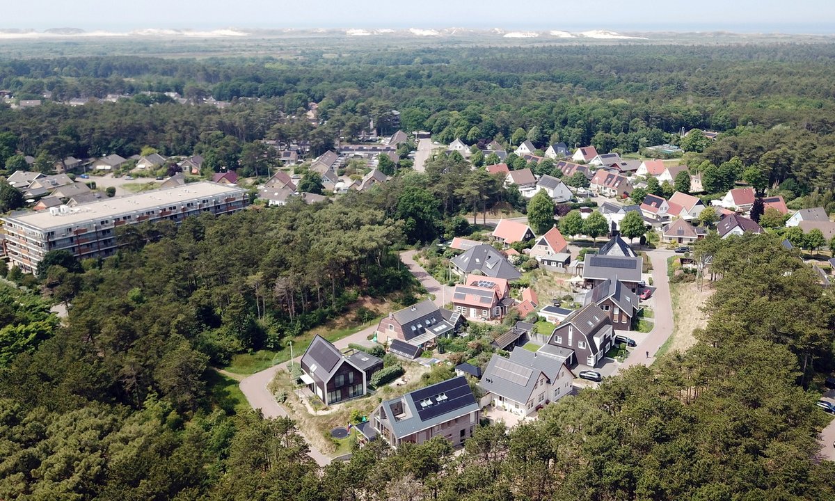 Gistermiddag even bij het #Dellewal  #Terschelling rond gekeken.
Mooi weer en gezelligheid rondom.