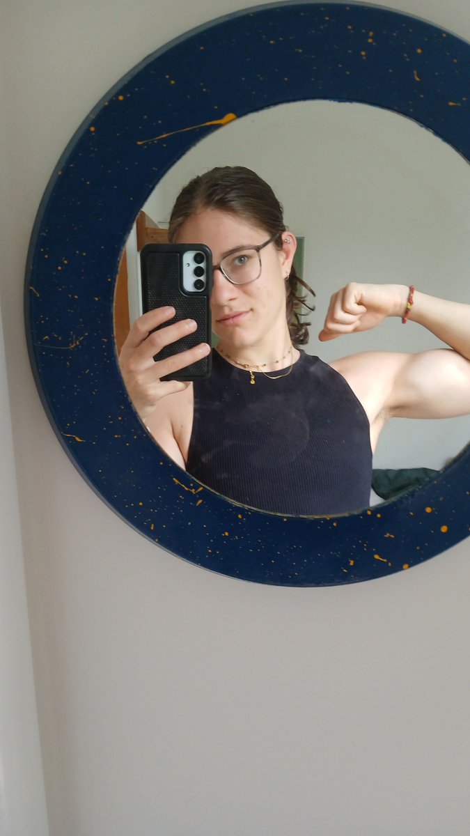 Ein Blick von mir und du weißt, was du bist.
Nicht gefragt, nicht gezwungen.
Du zahlst, weil ich es will. 🫰💵🔥

Findom Queen Geldherrin Goddess Drain Finsub PayPig Zahlschwein Geldsklave Beta Humanwallet Loser