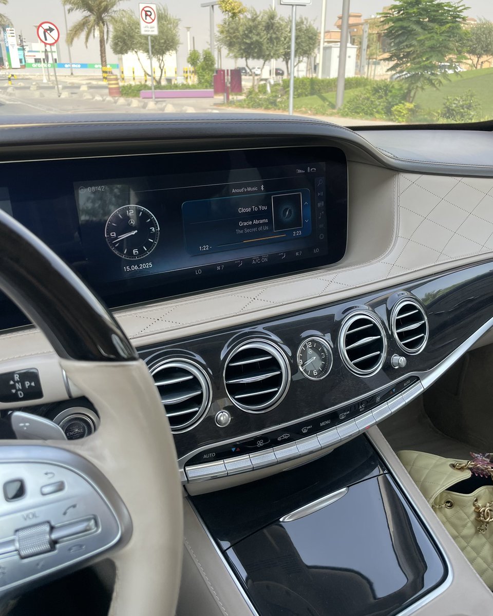 Sunday mornings, On repeat 🔂🎧🎶.