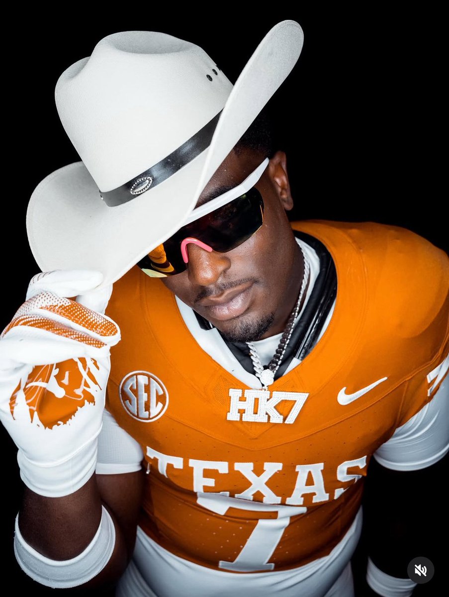 Inside Texas (@insidetexas) on Twitter photo NEW — 2026 four-star ATH Heze Kent recaps his Texas Official Visit
The 6’6, 285-pound Brunswick (Ga.) product is a priority at tight end for the Horns and has a decision coming soon.
LATEST, by <a href="/justinwells2424/">Justin Wells</a>: on3.com/teams/texas-lo… (On3+) <a href="/InsideTexas/">Inside Texas</a> <a href="/On3Recruits/">On3 Recruits</a> NEW — 2026 four-star ATH Heze Kent recaps his Texas Official Visit
The 6’6, 285-pound Brunswick (Ga.) product is a priority at tight end for the Horns and has a decision coming soon.
LATEST, by <a href="/justinwells2424/">Justin Wells</a>: on3.com/teams/texas-lo… (On3+) <a href="/InsideTexas/">Inside Texas</a> <a href="/On3Recruits/">On3 Recruits</a>