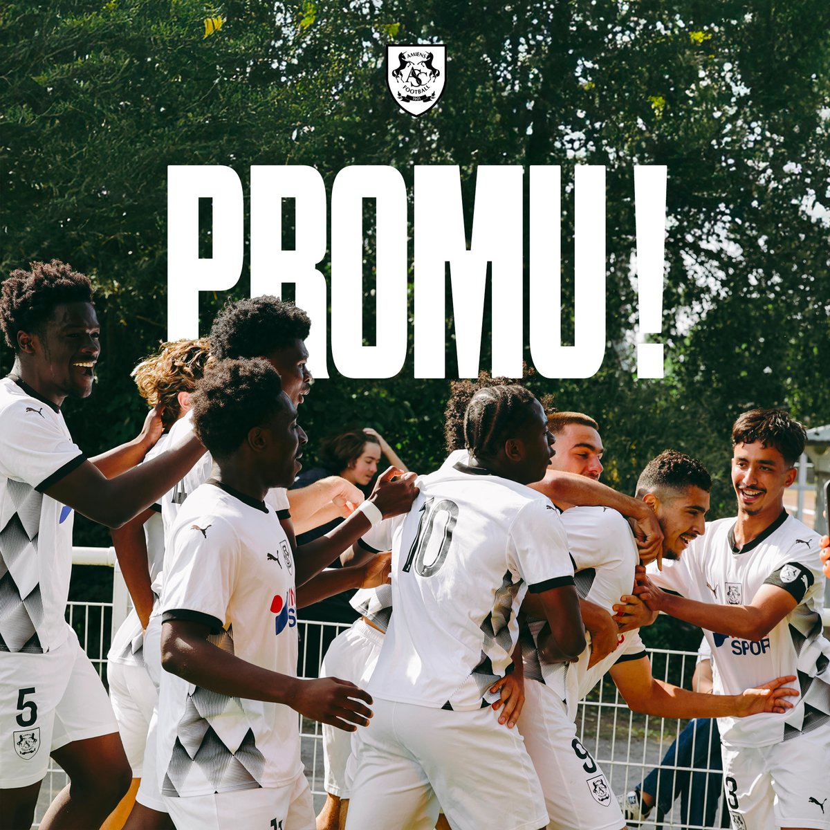 AmiensSC's tweet photo. 🔥 𝐏𝐑𝐎𝐌𝐔 !

Un immense bravo à l’ensemble du groupe pour cette saison remarquable et ce parcours parfaitement mené. Rendez-vous en #National3 la saison prochaine ! #TeamASC 🤍🖤 https://t.co/7JdZJotRan