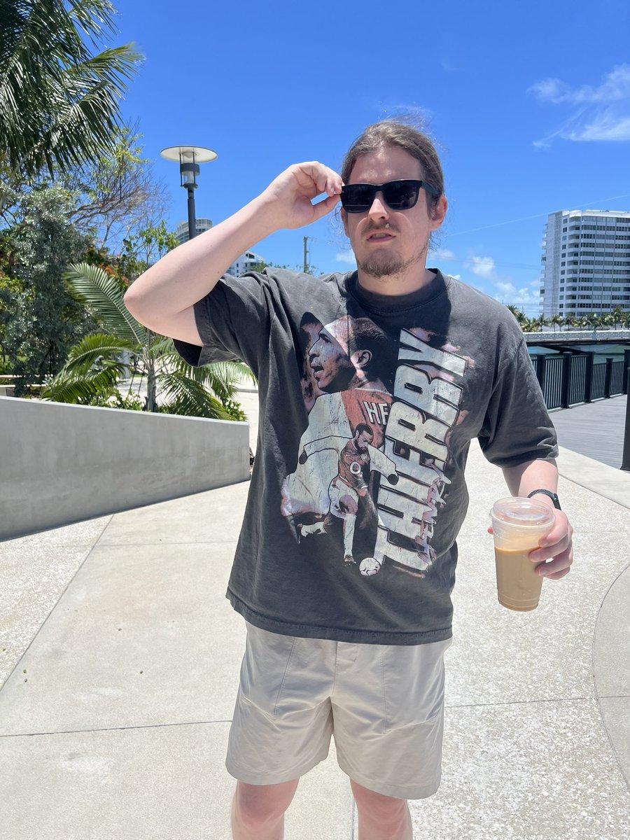 Zwë 🍟 tweet media