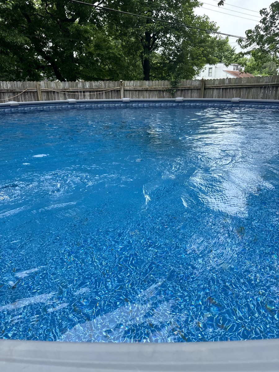 dkalmty's tweet image. Axl’s favorite season is here.