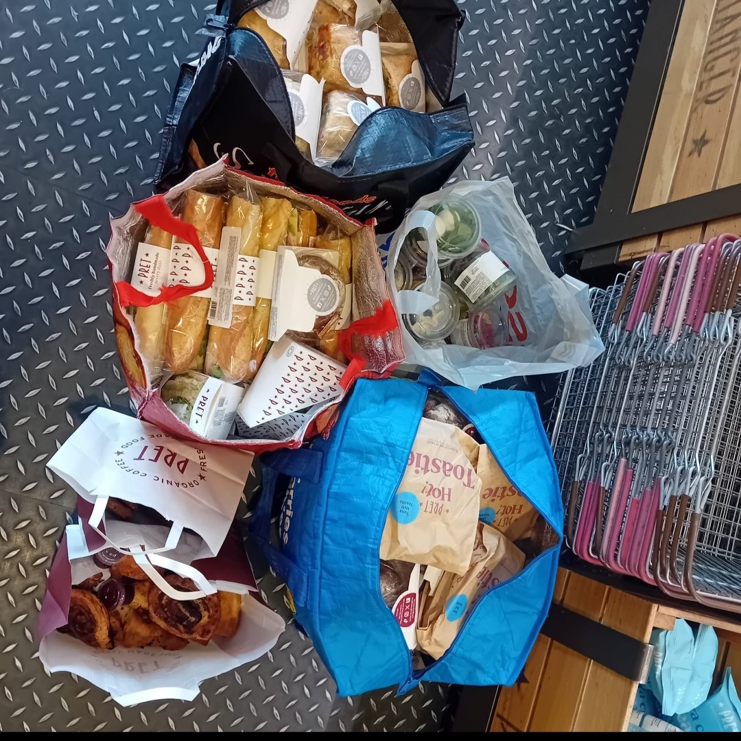 Liverpool and Wirral Zero Waste Community (@slzfw21) on Twitter photo Thank you <a href="/Pret_uk/">Pret A Manger</a> for your surplus donation
It will be redistributed to #slzfw21 communities
#breakingdownbarriers #buildingcommunities #CoronationFoodProject Thank you <a href="/Pret_uk/">Pret A Manger</a> for your surplus donation
It will be redistributed to #slzfw21 communities
#breakingdownbarriers #buildingcommunities #CoronationFoodProject