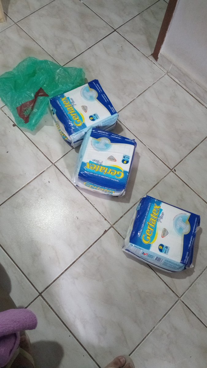 amnesiavascaino's tweet image. OFF - Quem puder ajudar, peço que ajude.
Meu colega está passando um momento difícil. Estou aqui ajudando, divulgando. Está desempregado e precisa ajudar a família. A irmã dele tem epilepsia. Faz uso de remédios e fraldas.
Chave pix: 21972924636 - Rodrigo Marques Cardoso