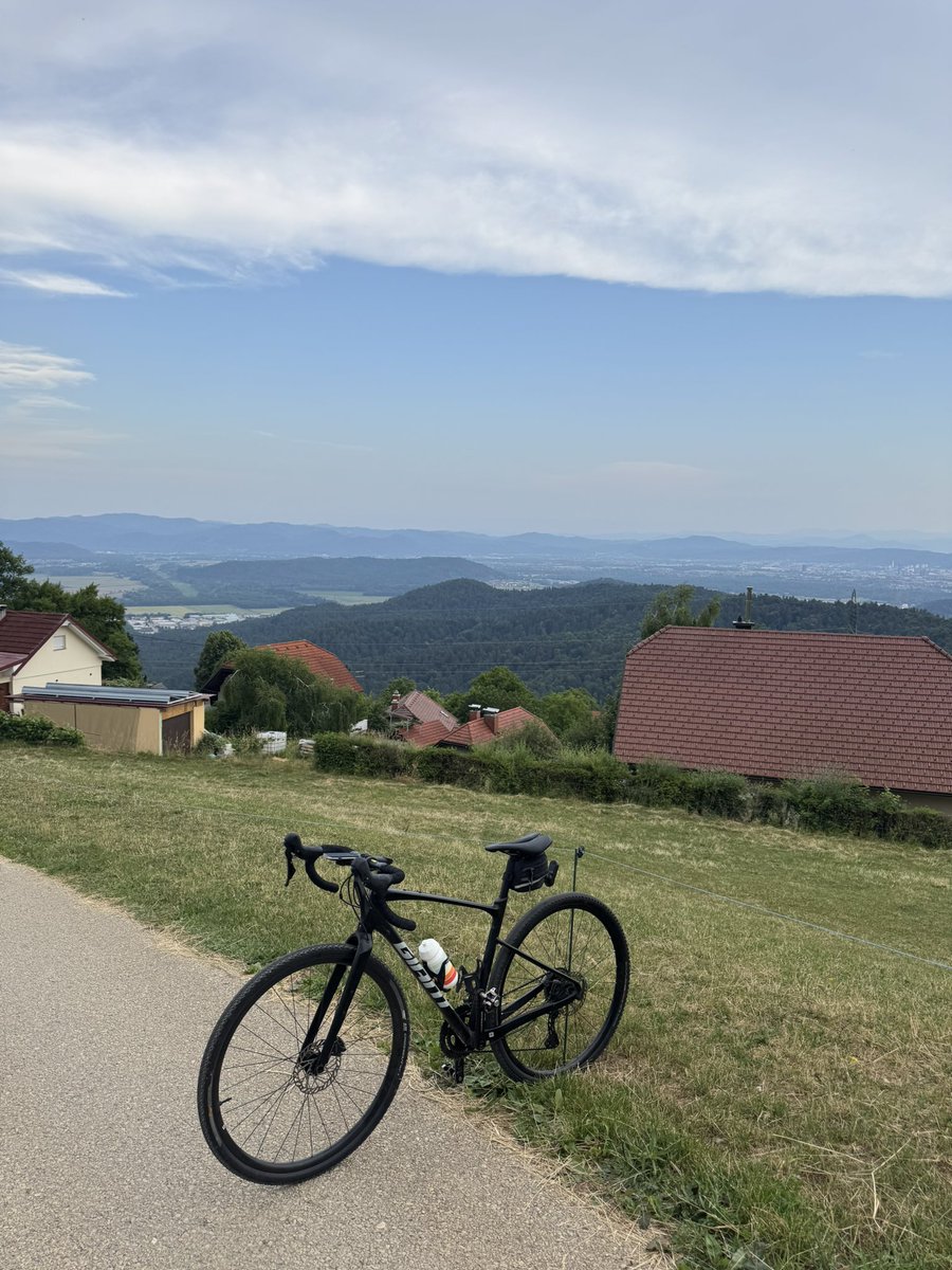 Včasih sem prišel sem z 20kg več, pa ne vem, če je bilo bistveno težje. #bicikl