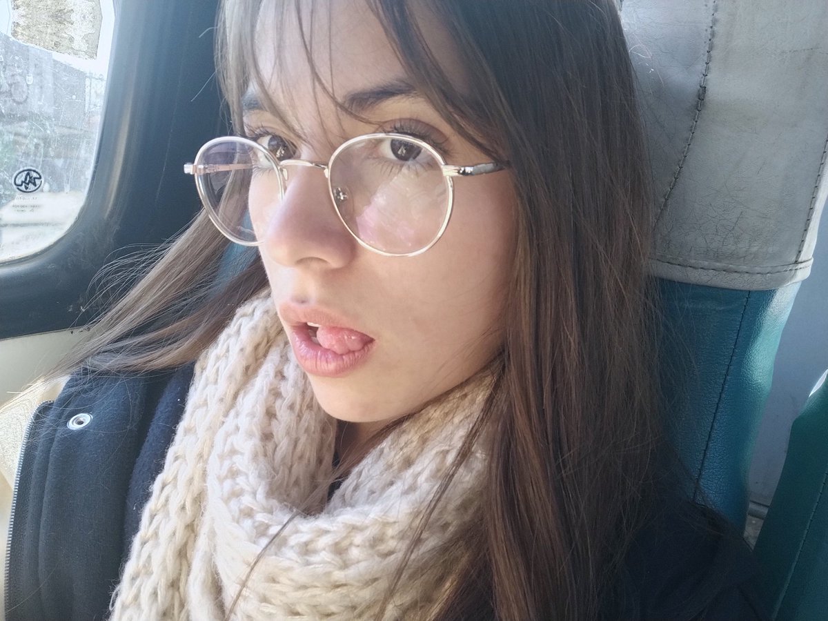 srtabery's tweet image. ni se nota q se me pasó la parada y tuve q caminar como 10 minutos para llegar al mall