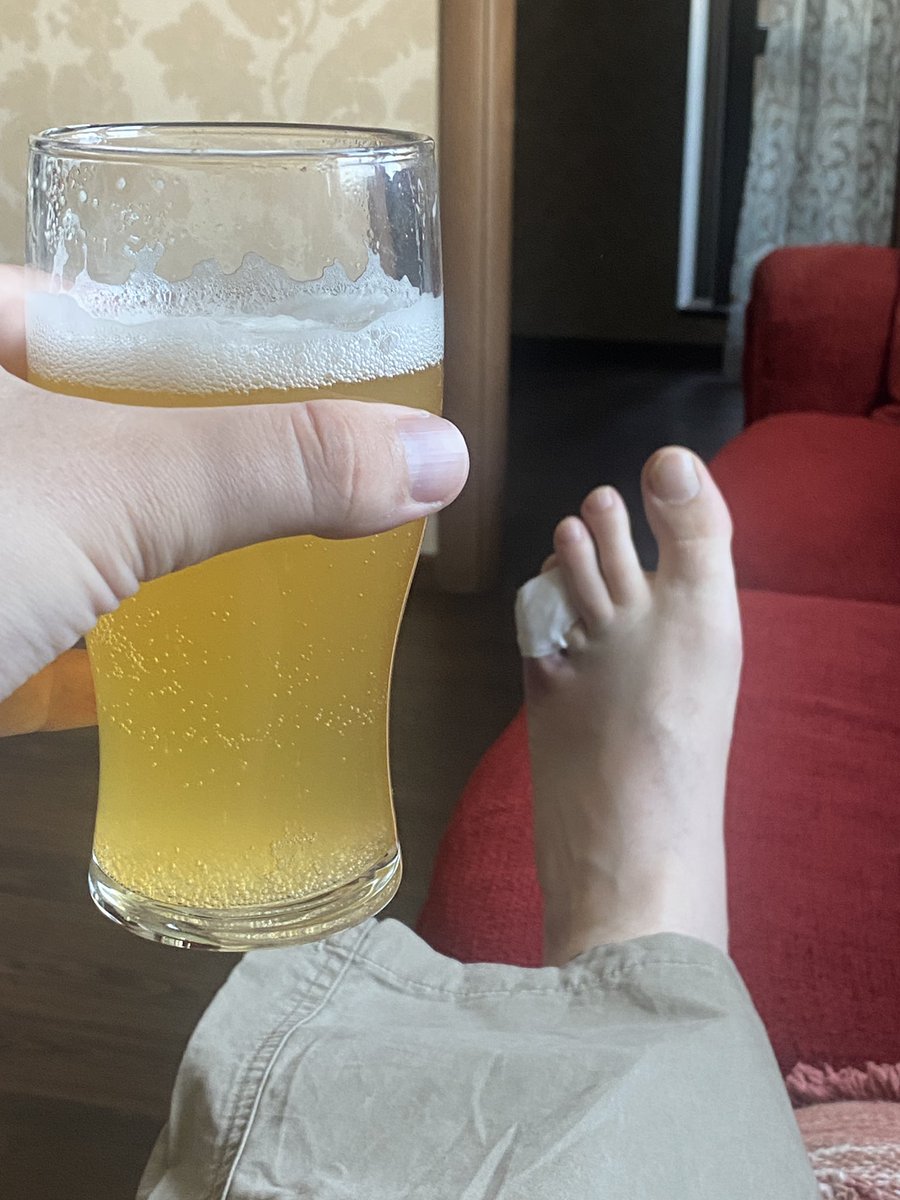 sam_kislyakov's tweet photo. Мой первый перелом. Мизинец, но с чего-то все начинают. 
Обезболиваем. https://t.co/TFmuPIpZYQ