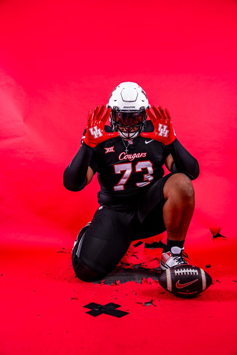 Thank you to everyone at <a href="/UHCougarFB/">Houston Football</a> for having me and my mom and some more of my family out this weekend we had a blast seeing what your program can provide for my life loved every second thank y’all all for all of y’all’s hospitality 🙏!!! #GoCougs #OYB