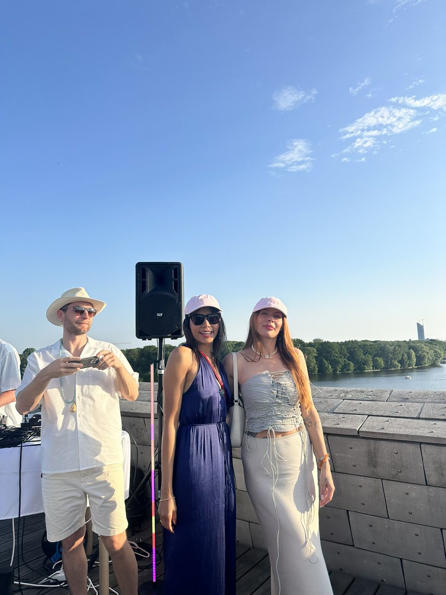 Woman in tech #BBW 🇩🇪 <a href="/lukso_io/">LUKSO</a> <a href="/yourweb3girlx/">Kim Dinse 🦉</a>