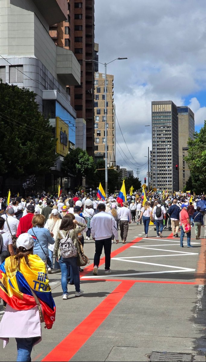 Miguel eres un VALIENTE, lograste unirnos. 

Por la Democracia y nuestras instituciones 🇨🇴