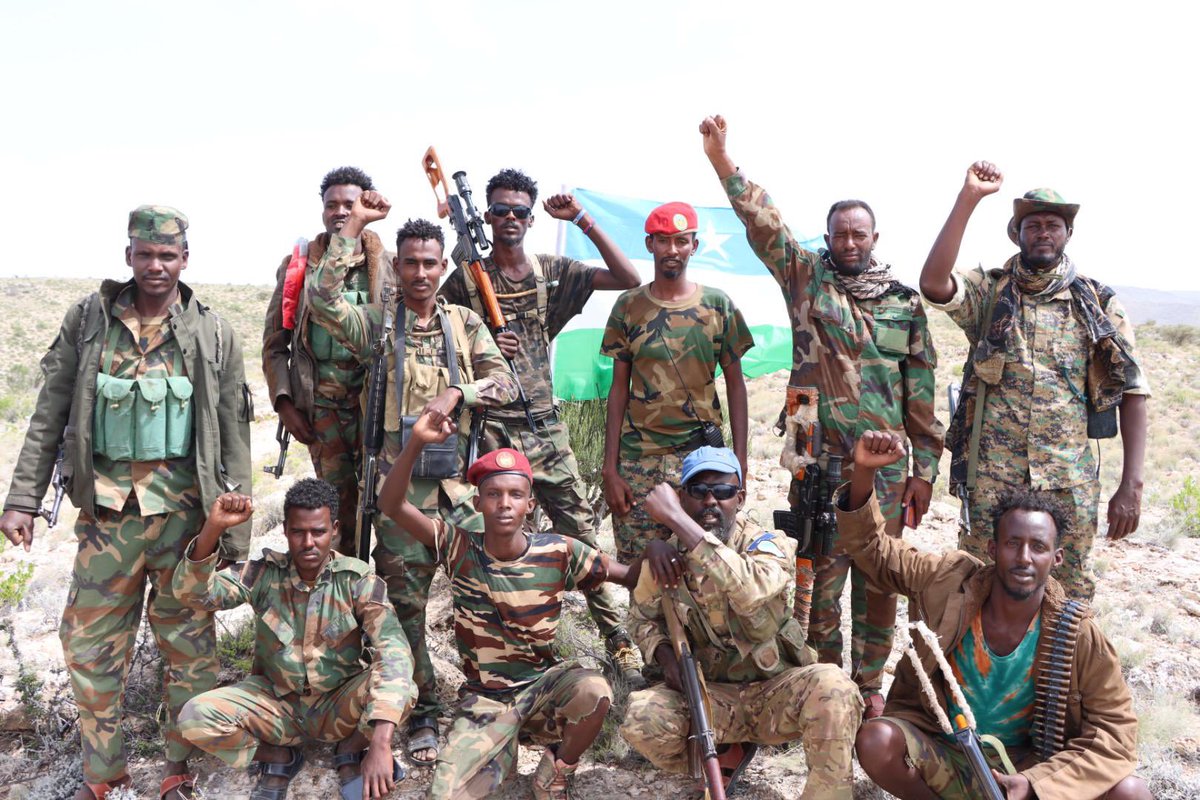 PL_CTOperations's tweet image. The Puntland Counter-Terrorism Forces, currently conducting operations in #Calmiskaad, have presented a captured member of the fleeing #ISIS terrorists who was apprehended during recent operations. The man, a #Turkish national, identified himself as Hassan Atar
#Puntland #Somalia