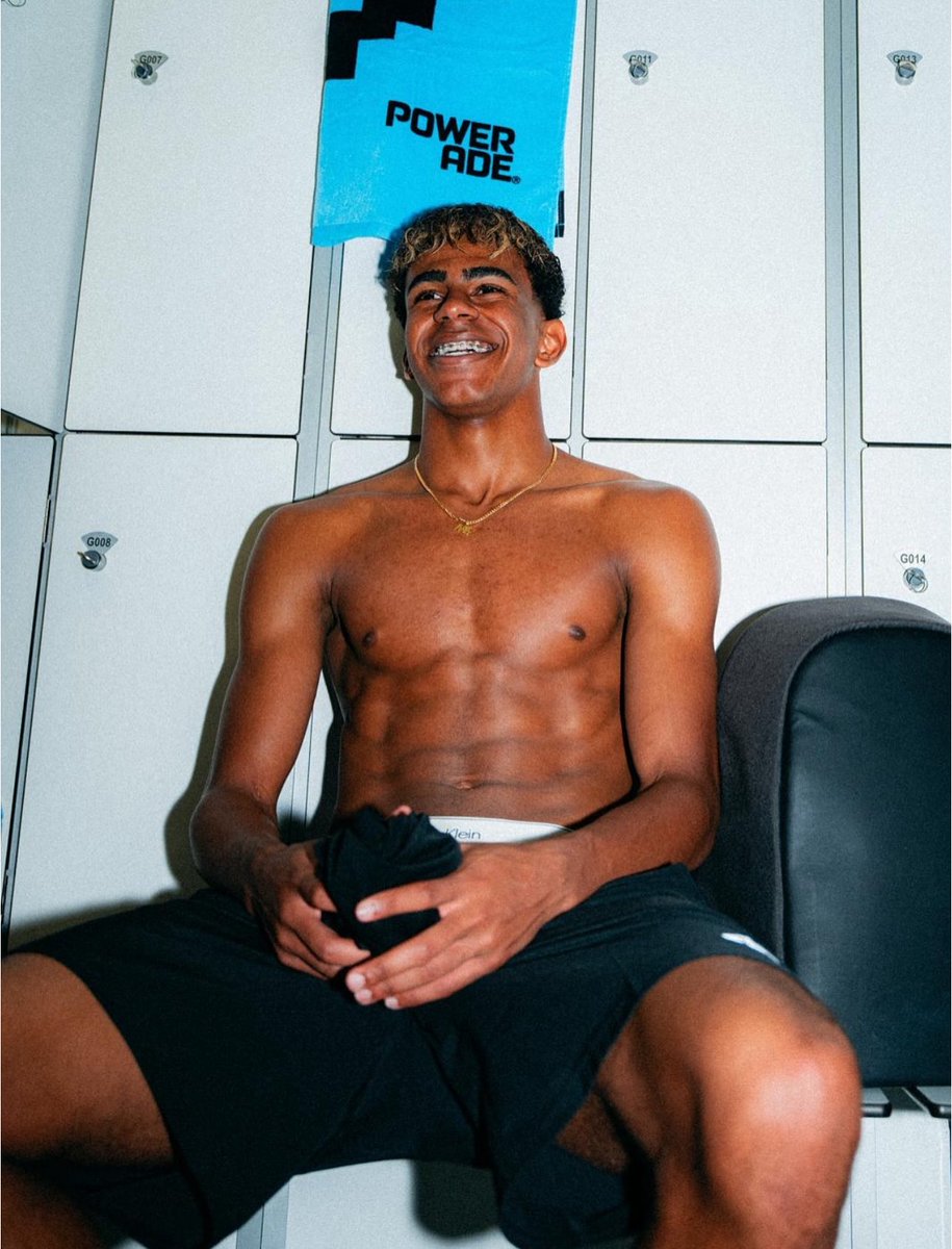 Lamine Yamal hot body 🥵❤️