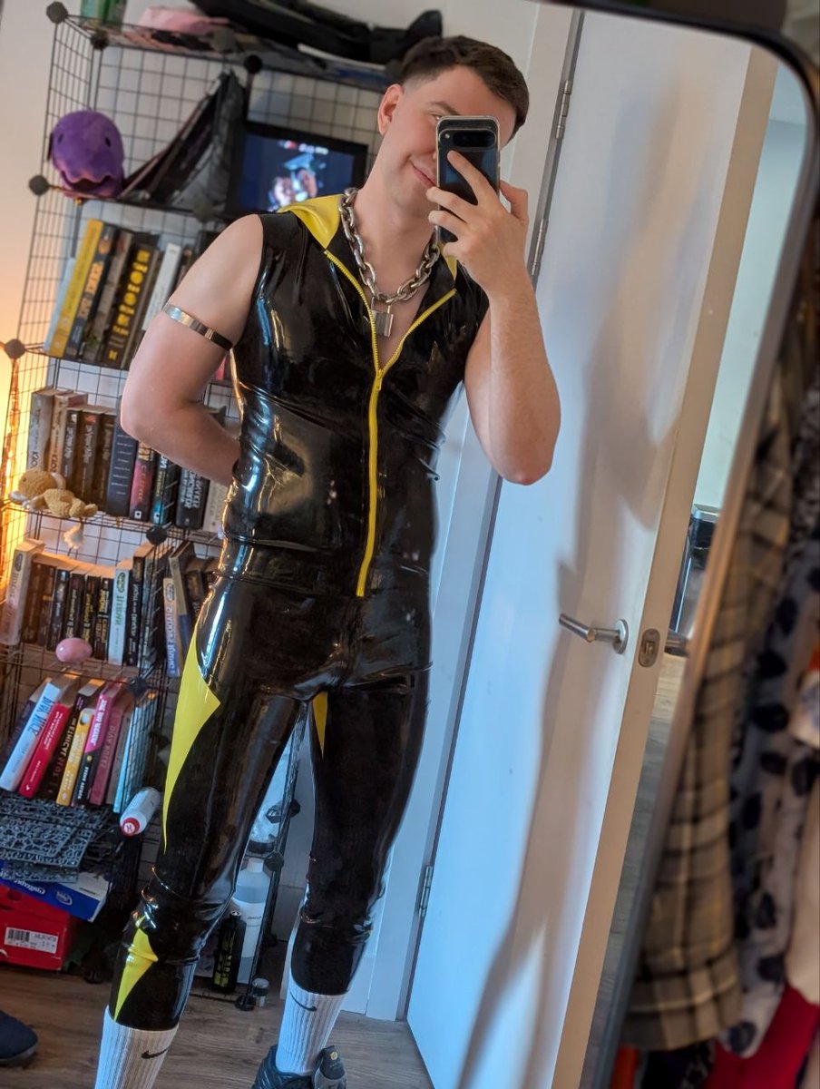 Was far too warm to wear rubber to <a href="/ClubAnimalz/">Animalz</a> - but hey, great day for boys into sweat 💦💦