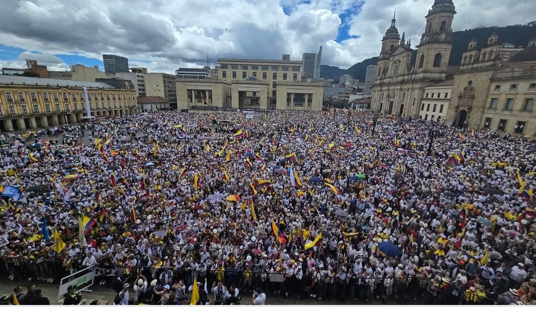 Sergio Barbosa (@sergiobarbosach) on Twitter photo Ojalá el presidente <a href="/petrogustavo/">Gustavo Petro</a> también entienda, que este también es su pueblo que le habla. Ojalá el presidente <a href="/petrogustavo/">Gustavo Petro</a> también entienda, que este también es su pueblo que le habla.