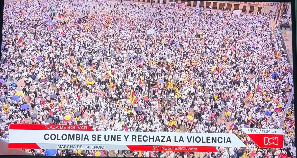 NayibBukeleDice's tweet image. 🇨🇴 Este es el verdadero Pueblo!!
PETRO perdió las calles!!
Fuerza Colombia, Fuerza Miguel #MarchaDelSilencio