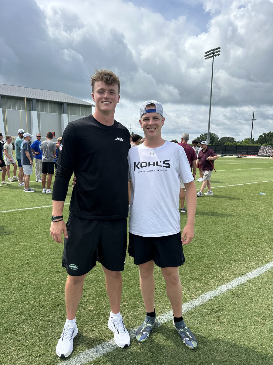 Riley Daniels 4.5⭐️ tweet media