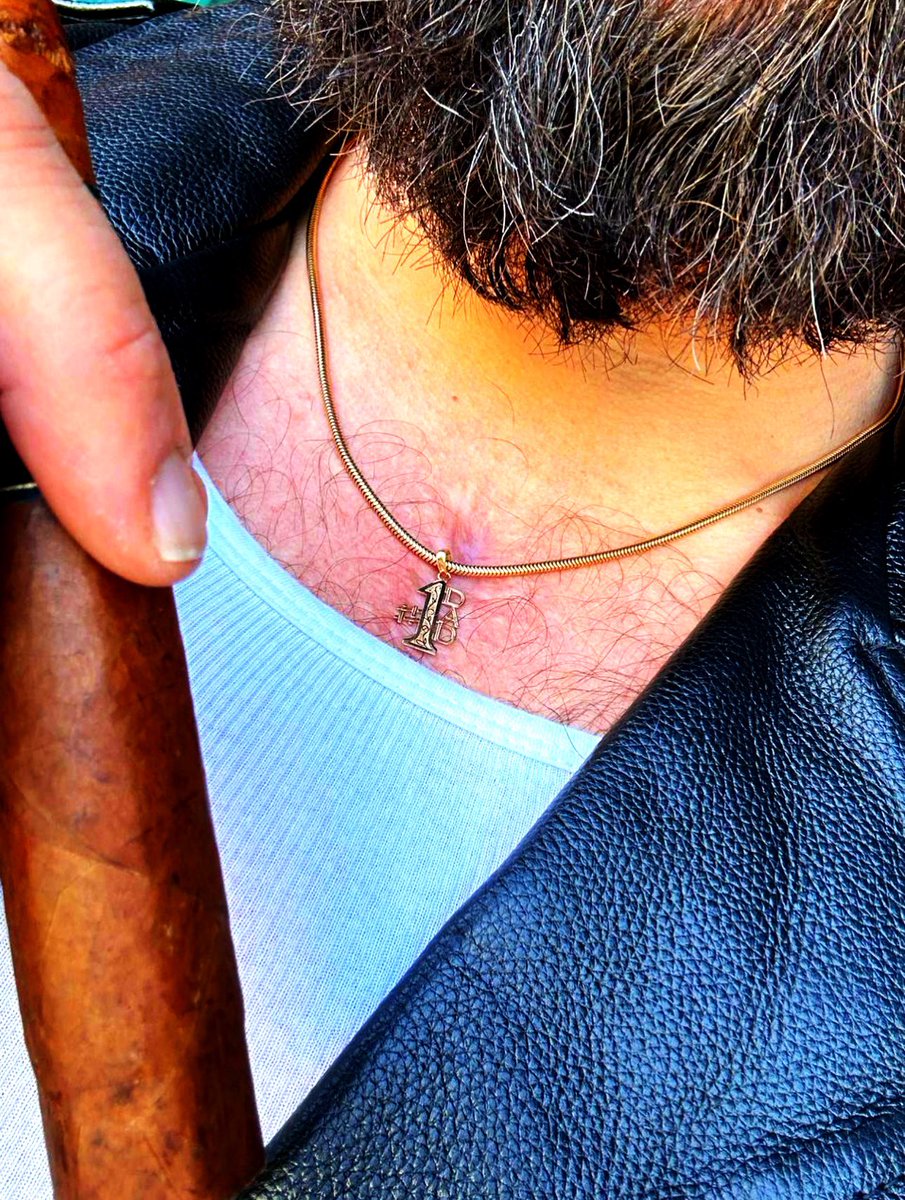 domdadnextdoor's tweet photo. My #1Dad gold pendant that a special little girl sent me. Who else gonna step up and take care of Dad this Fathers Day💪😈
#alphabear #daddy #daddybear #alphamuscle #musclebear #beardedmen #hairyjock #jockdad #muscledad #fatherfigure #realman #sweatybeef #tattedmuscle #americanbeef #alphadog  #bidaddy #beefyjock #leatherdaddy #beard