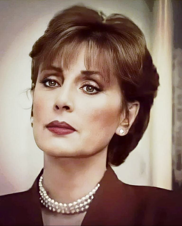 Helena Rojo
Siempre con nosotras
Siempre en el corazon
🌹❤️🙏