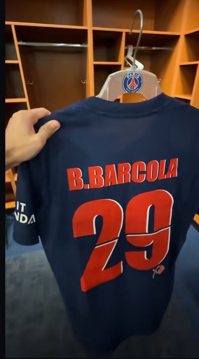 Bradley portera désormais en flocage « B.Barcola » 2️⃣9️⃣

Petit changement pour notre champion d’Europe 🏆🔄