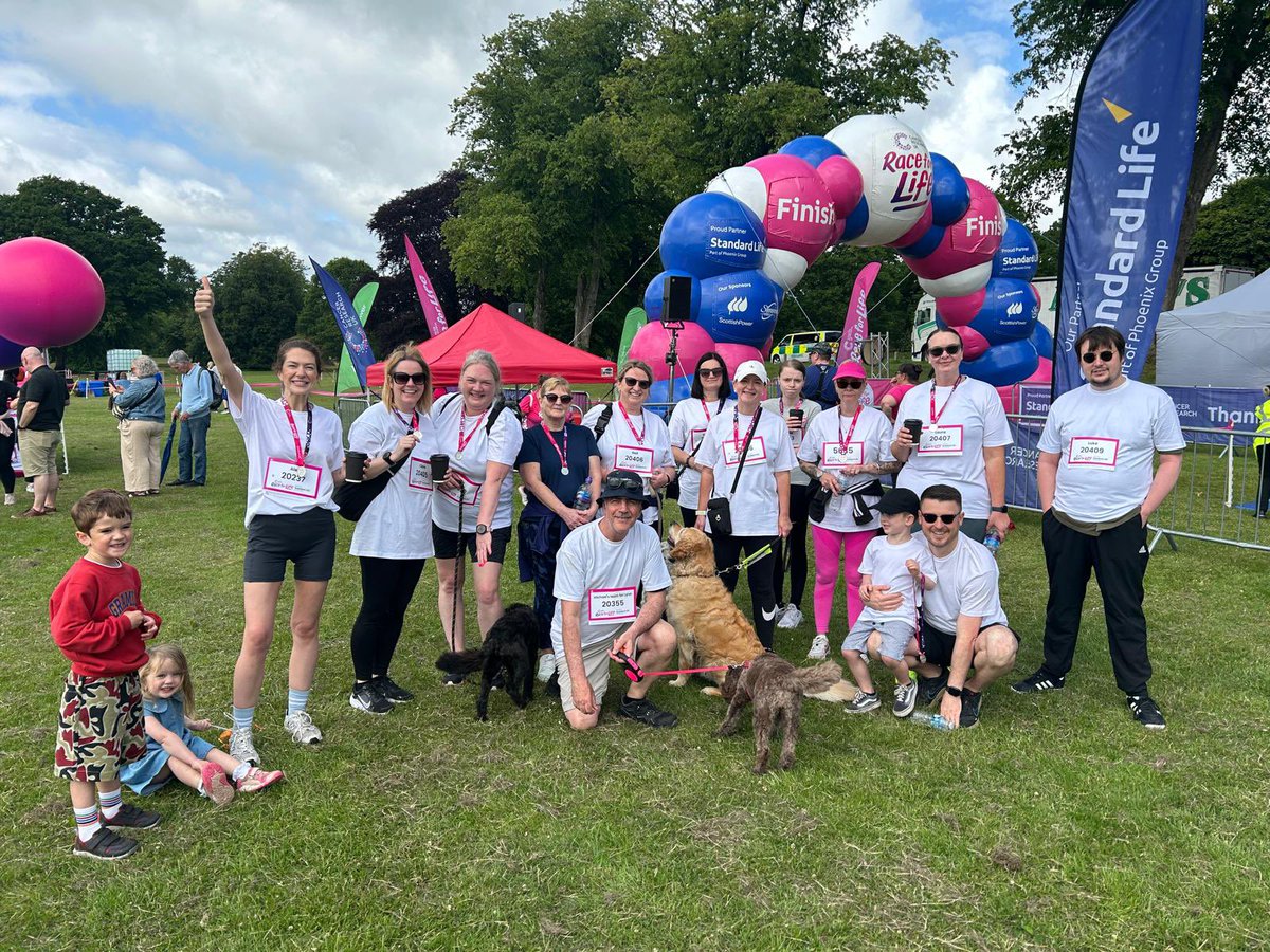 Alice’s Army today at Race for life. What a team! It’s looking like we’ve raised more than £3000 for Cancer Research so far ♥️🐾 #familyspirit #charity #raceforlife #dundee