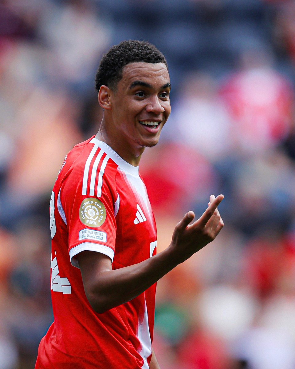 Jamal Musiala has a hat trick in 23 minutes.

Baller ✨🎩