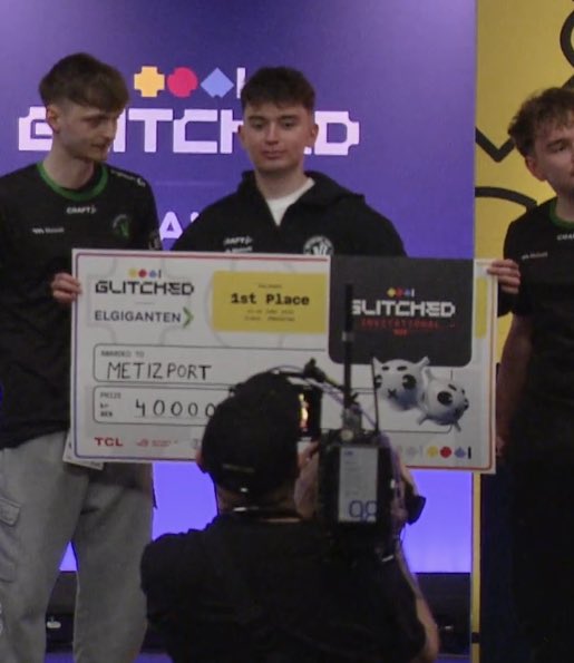 2-0 vs <a href="/FormulationGG/">Formulation Gaming</a> &amp; we are CHAMPIONS of <a href="/glitchedSE/">GlitchedSE</a> LAN

Michael Olise cosplay 🤣