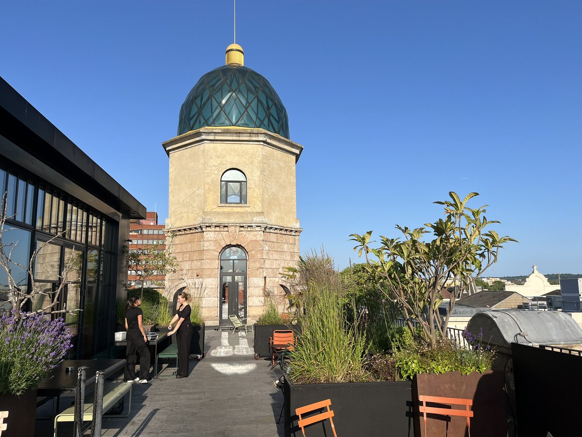 bernarddonoghue's tweet image. The rooftops of Brixton on a Sunday evening. Great end to a great weekend. 

Upstairs at The Department Store.  #Brixton