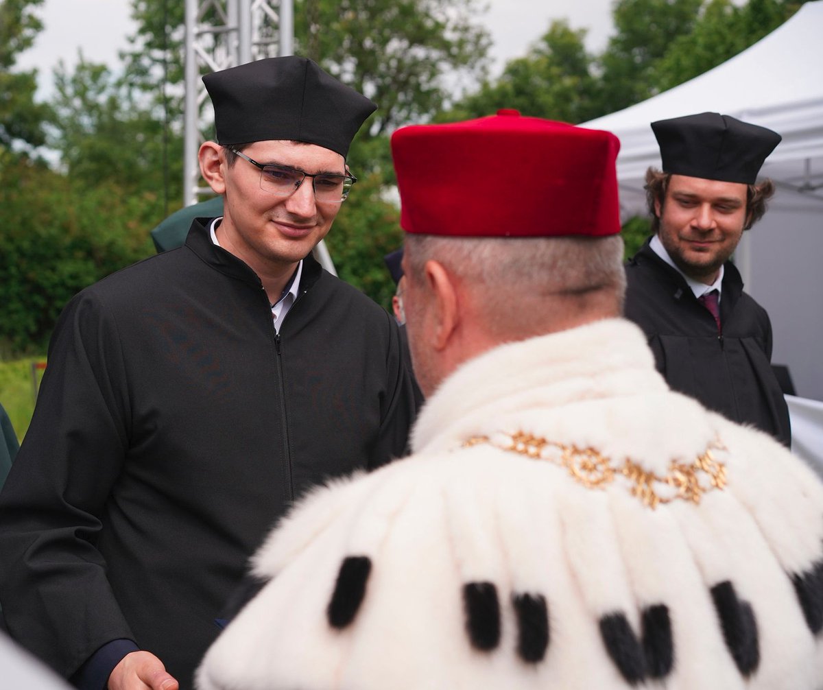 GrelaGroup's tweet image. “Studia naturalia impigro labore cultum et provectum non sordidi lucri causa nec ad vanam captandam gloriam, sed quo magis veritas propagetur et lux eius, qua salus humani generis continetur, clarius effulgeat” — Congratulations to Dr Łukasz Grzesiński for obtaining a PhD degree