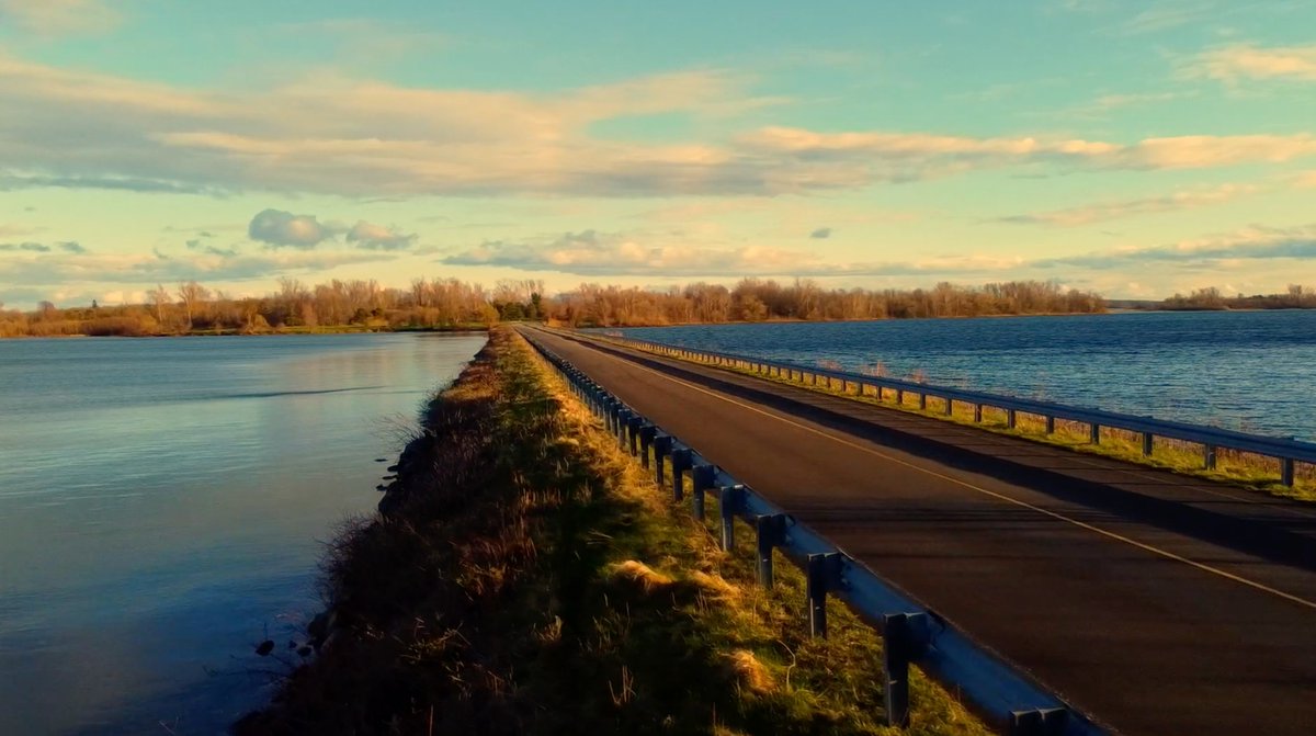 Impossible de dire qu'on a campé en Ontario tant qu'on ne s'est pas réveillé ici ⛺
Sur le chemin du Long Sault : levers du soleil inoubliables, sites au bord de l'eau à deux pas du fleuve St-Laurent.
Réservation : stlawrenceparks.com/fr/a-faire/sor…
Photos : <a href="/stlawrenceparks/">St. Lawrence Parks Commission</a>