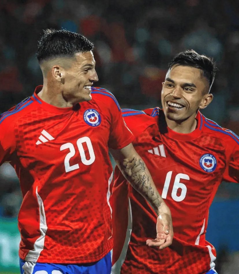 padrelis's tweet image. 🚨 ÚLTIMA HORA: Lucas Cepeda y Vicente Pizarro habrían CAÍDO en un CLICKBAIT e intentaron CREAR un portal al CIELO en Minecraft.