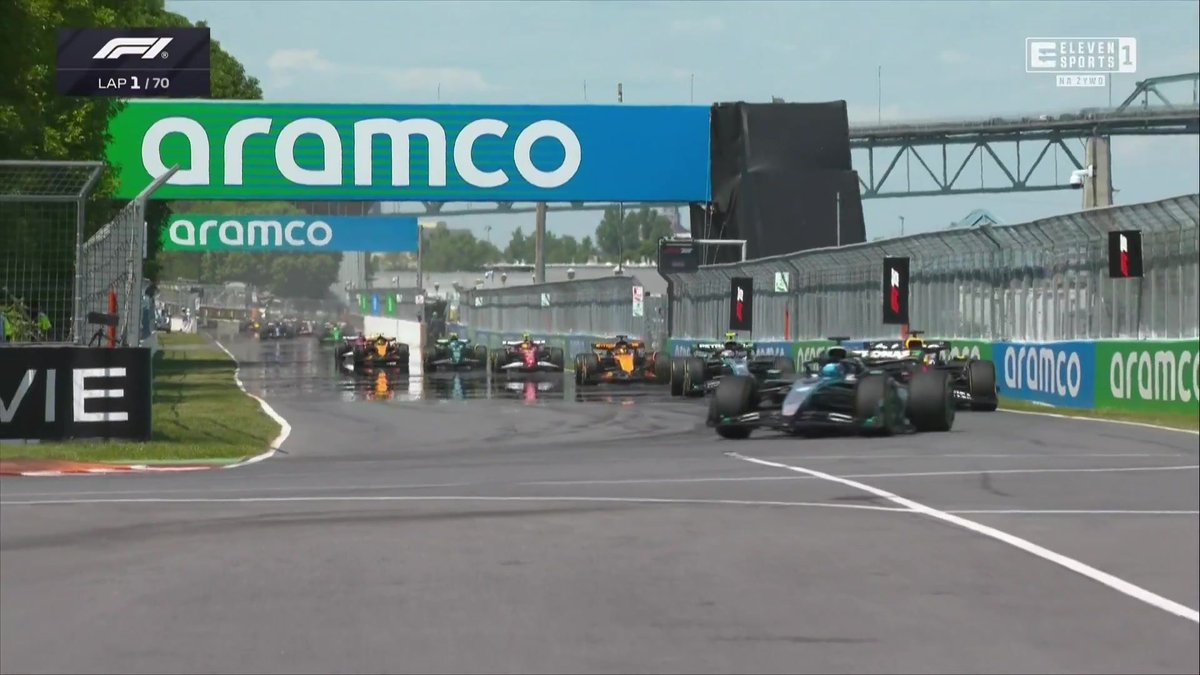 1/70

🇬🇧 George Russell utrzymał pierwszą pozycję na starcie, drugi 🇳🇱 Max Verstappen, trzeci 🇮🇹 Kimi Antonelli! 🧐

#CanadianGP🇨🇦 #ElevenF1🏁