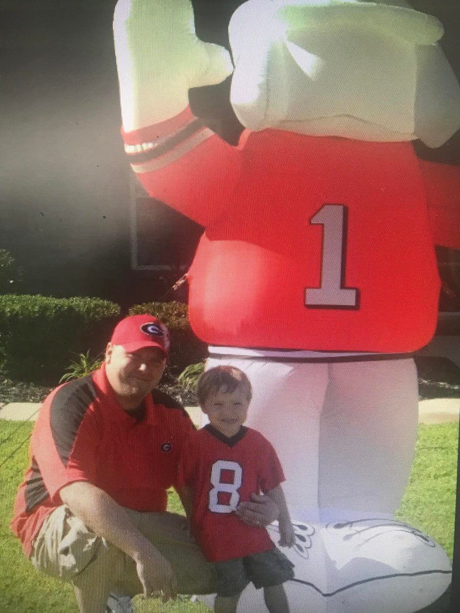 Caylemrichards1's tweet image. Happy Father’s Day Dad, I love and appreciate you
