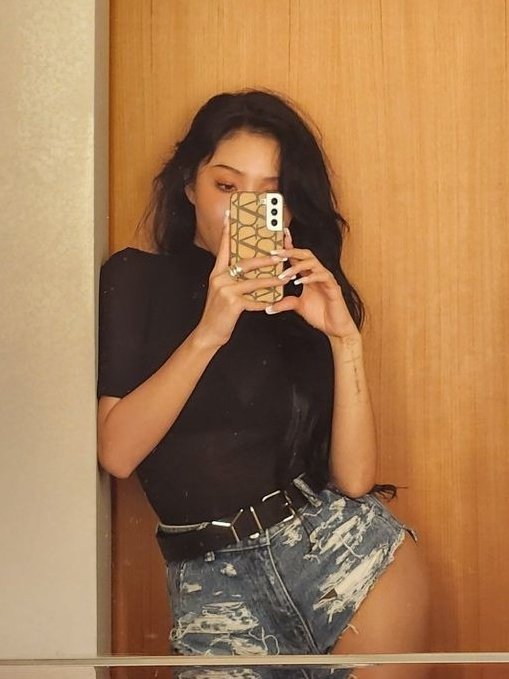 ؘ (@hwasafeeds) on Twitter photo 